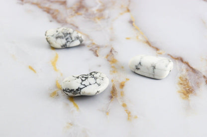 Pierre roulée en Howlite